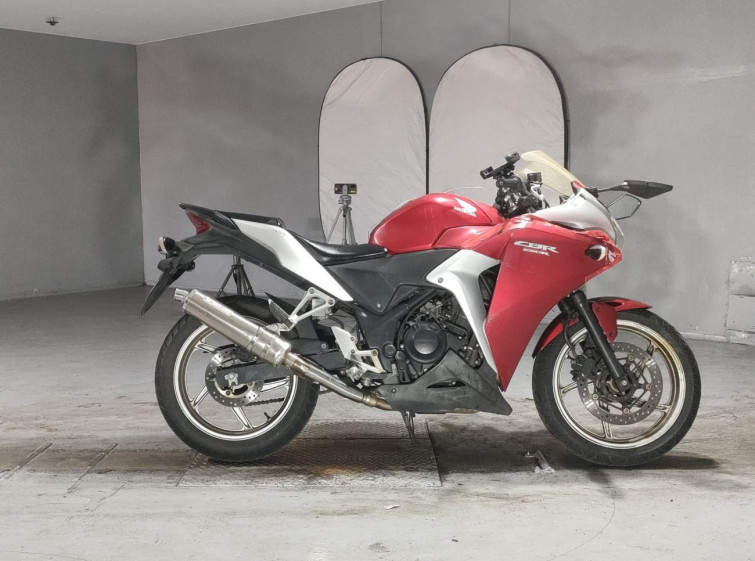 Мотоцикл Honda CBR250R з пробігом 16469 km