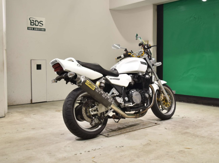 Мотоцикл Yamaha XJR1200 з пробігом 78990 km