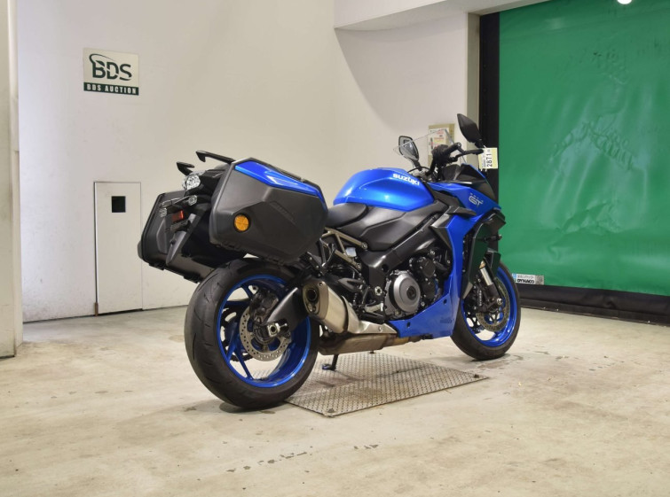 Мотоцикл Suzuki gsx-s1000 gt с пробегом 5267 km