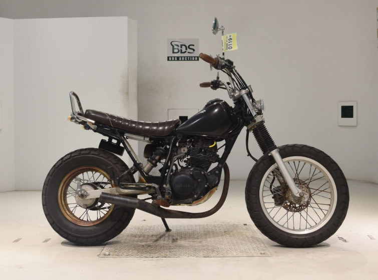 Мотоцикл Yamaha TW200E з пробігом 4243 km