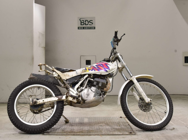 Мотоцикл Honda TLM220R