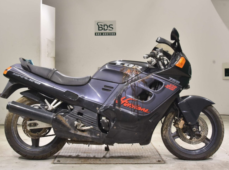 Мотоцикл Honda CBR750 з пробігом 17540 km