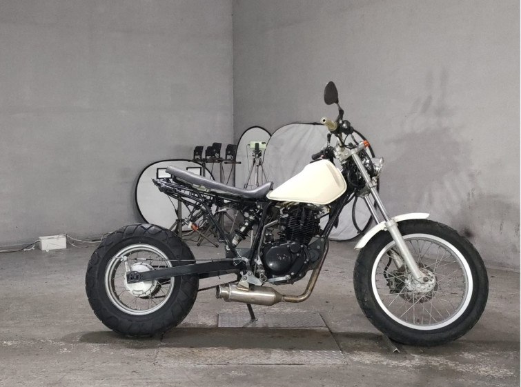 Мотоцикл Yamaha TW225 с пробегом 47 km