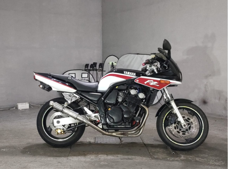 Мотоцикл Yamaha FZ400 з пробігом 53158 km