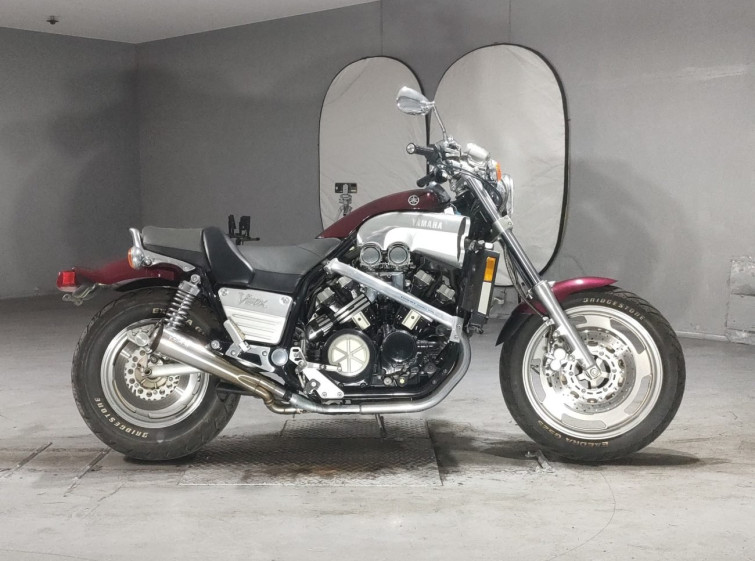 Мотоцикл Yamaha V-MAX1200 з пробігом 9740 km