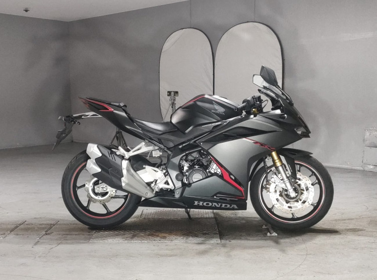 Мотоцикл Honda CBR250RR з пробігом 3737 km