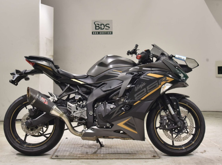 Мотоцикл Kawasaki NINJA ZX-25R с пробегом 30771 km