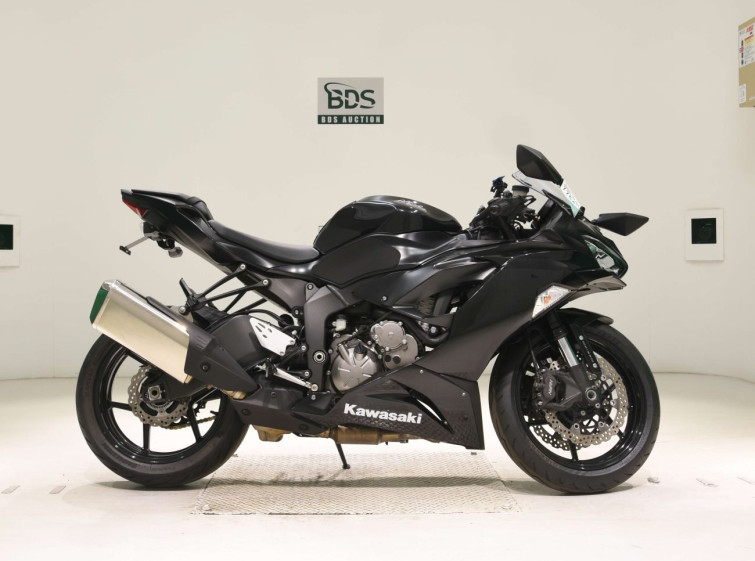 Мотоцикл Kawasaki ZX-6R с пробегом 33580 km