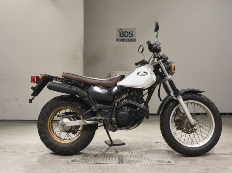 Мотоцикл Yamaha TW200E з пробігом 8625 km