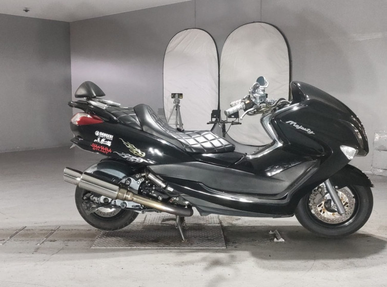 Мотоцикл Yamaha MAJESTY 250 с пробегом 37176 km