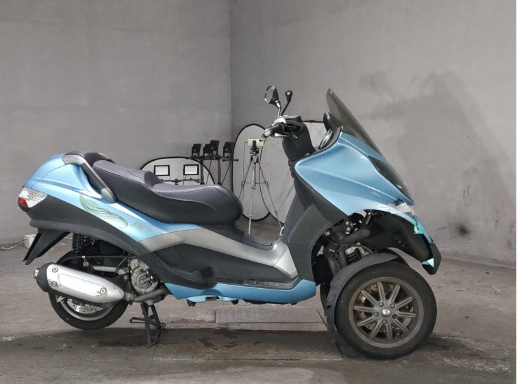 Мотоцикл Piaggio PEERAGE MP3 250RL з пробігом 21001 km