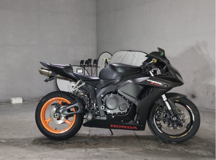 Мотоцикл Honda CBR1000RR з пробігом 27976 km
