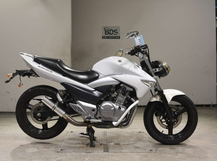 Мотоцикл Suzuki GSR250