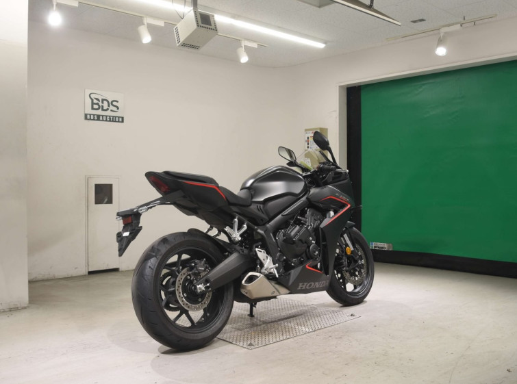 Мотоцикл Honda CB650R-2E CLUTCH з пробігом 165 km