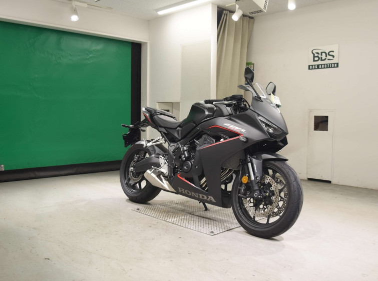 Мотоцикл Honda CB650R-2E CLUTCH з пробігом 165 km