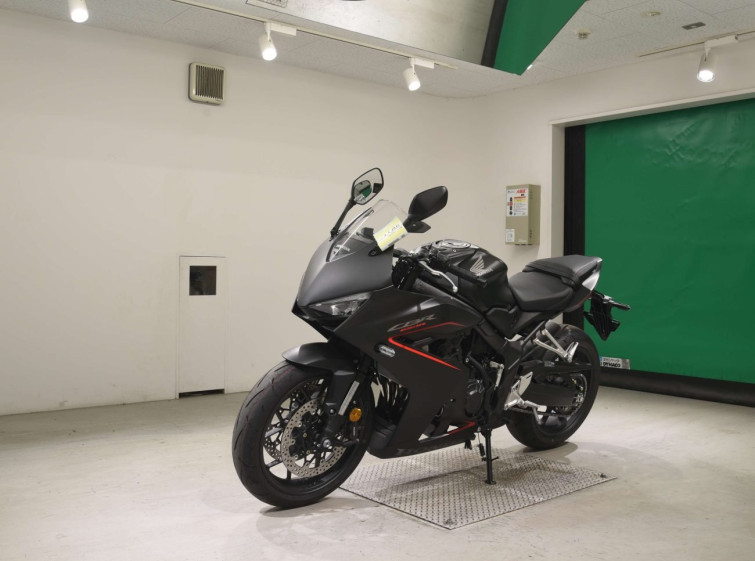 Мотоцикл Honda CB650R-2E CLUTCH з пробігом 165 km