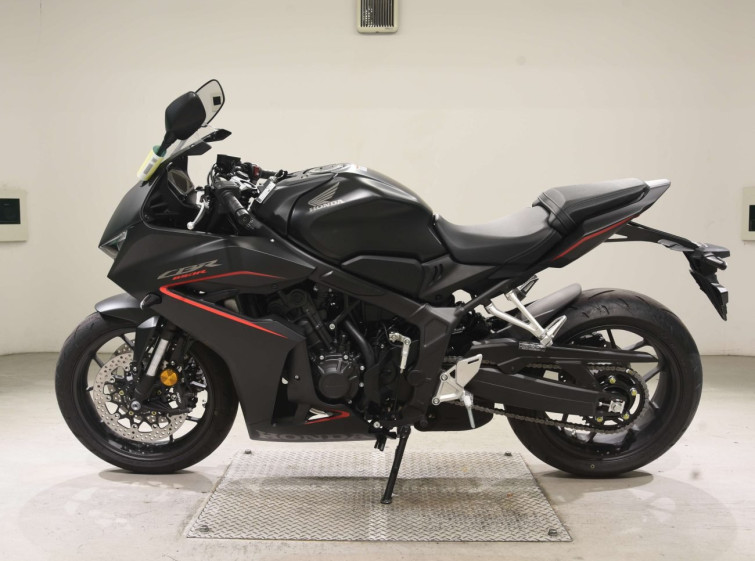Мотоцикл Honda CB650R-2E CLUTCH з пробігом 165 km