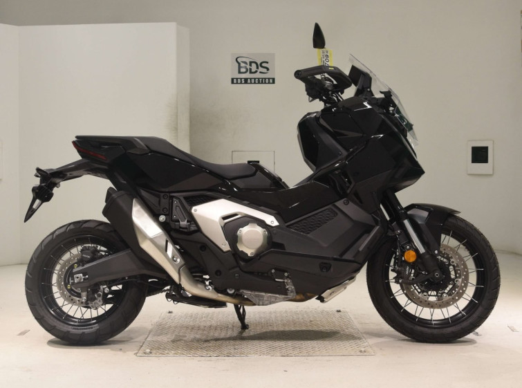 Мотоцикл Honda X-ADV750-2 с пробегом 128 km