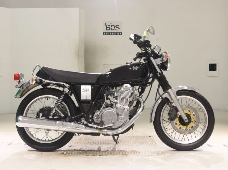Мотоцикл Yamaha SR400 з пробігом 9826 km