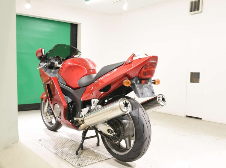 Мотоцикл Honda CBR1100XX BLACKBIRD з пробігом 17439 km