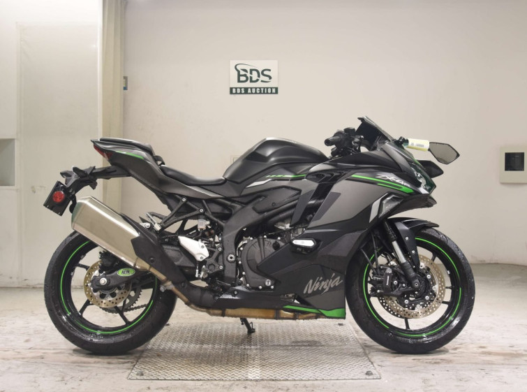 Мотоцикл Kawasaki ZX-4R з пробігом 2357 km