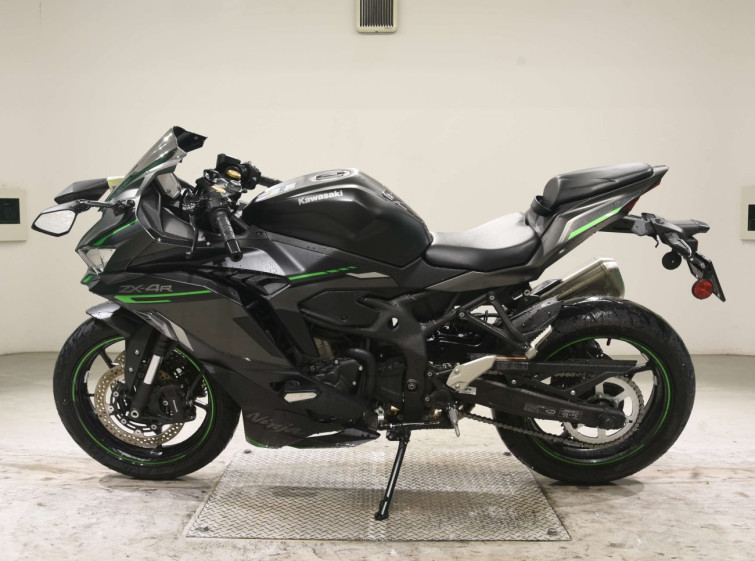 Мотоцикл Kawasaki ZX-4R з пробігом 2357 km