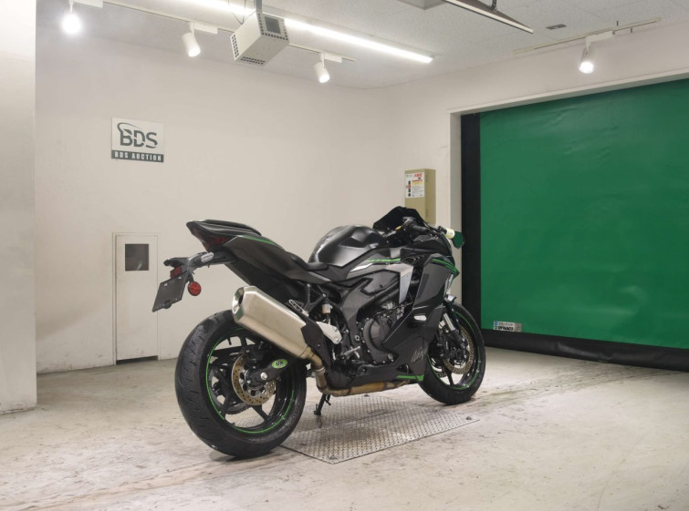Мотоцикл Kawasaki ZX-4R з пробігом 2357 km