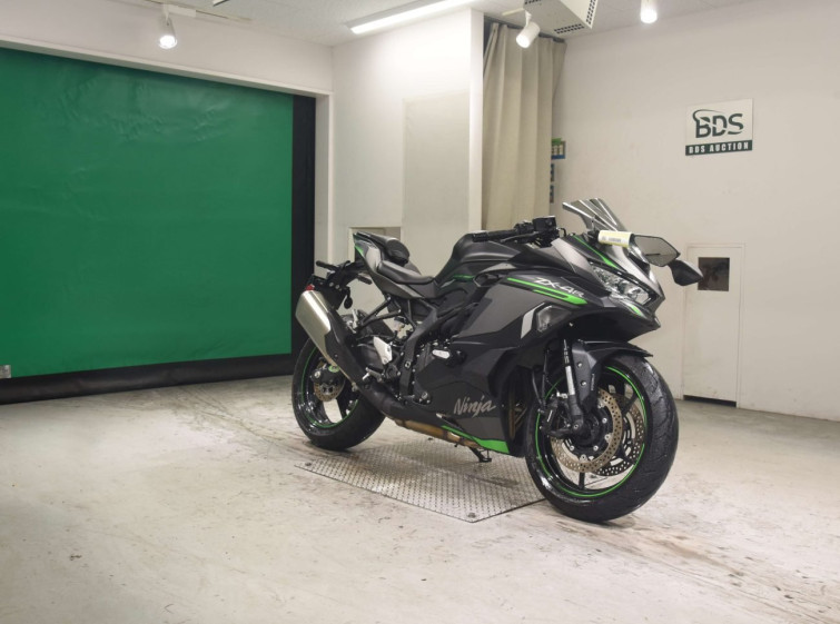 Мотоцикл Kawasaki ZX-4R з пробігом 2357 km