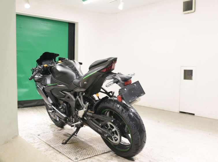 Мотоцикл Kawasaki ZX-4R з пробігом 2357 km