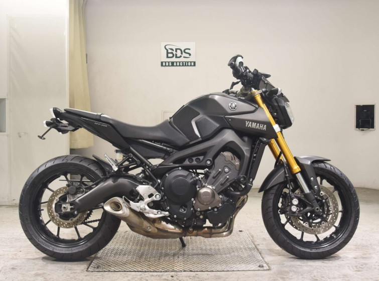 Мотоцикл Yamaha MT-09 з пробігом 10085 km