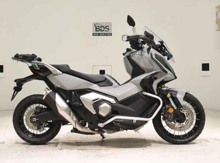 Мотоцикл Honda X-ADV750-2 с пробегом 2568 km