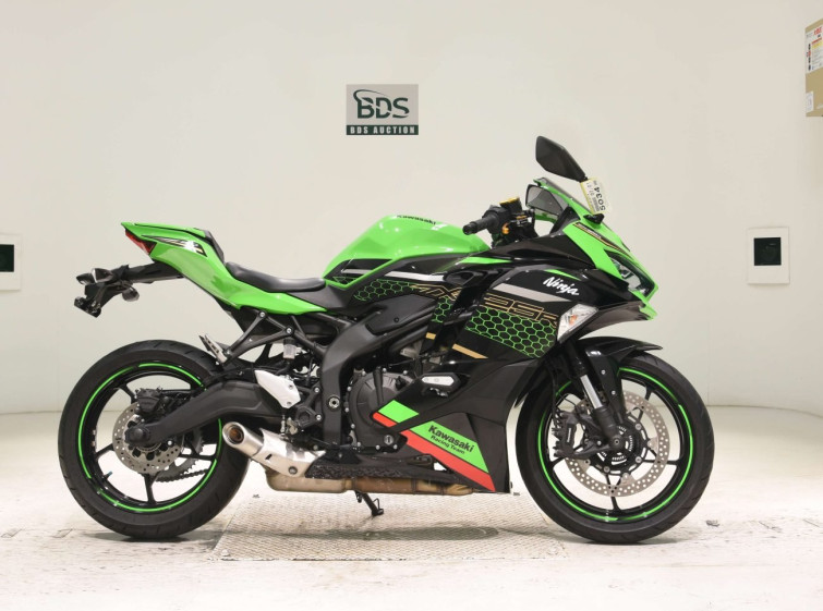 Мотоцикл Kawasaki NINJA ZX-25R с пробегом 1756 km