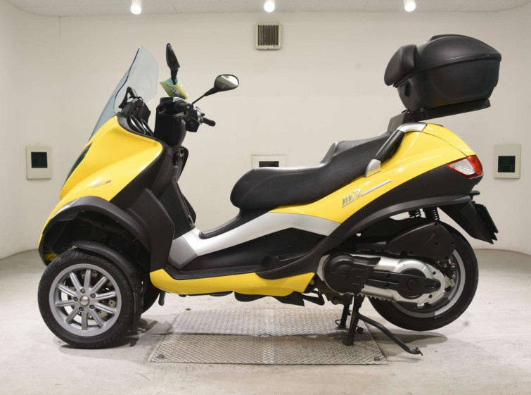 Мотоцикл Piaggio MP3 400 з пробігом 21886 km