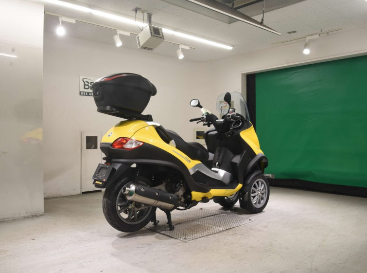 Мотоцикл Piaggio MP3 400 з пробігом 21886 km