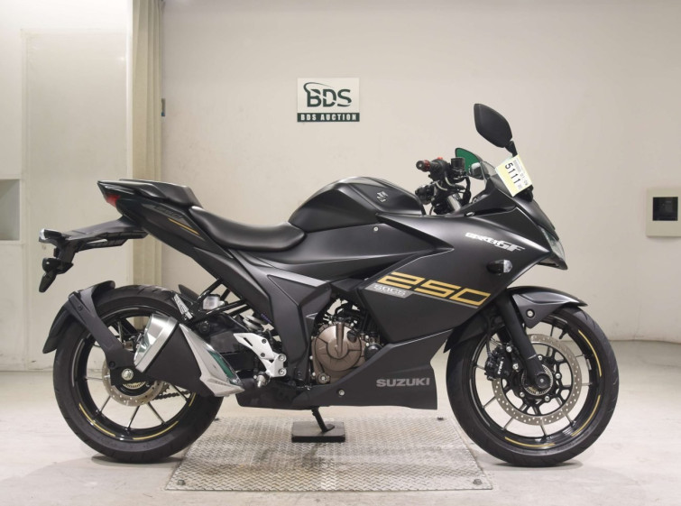 Мотоцикл Suzuki GIXXER250SF з пробігом 2580 km