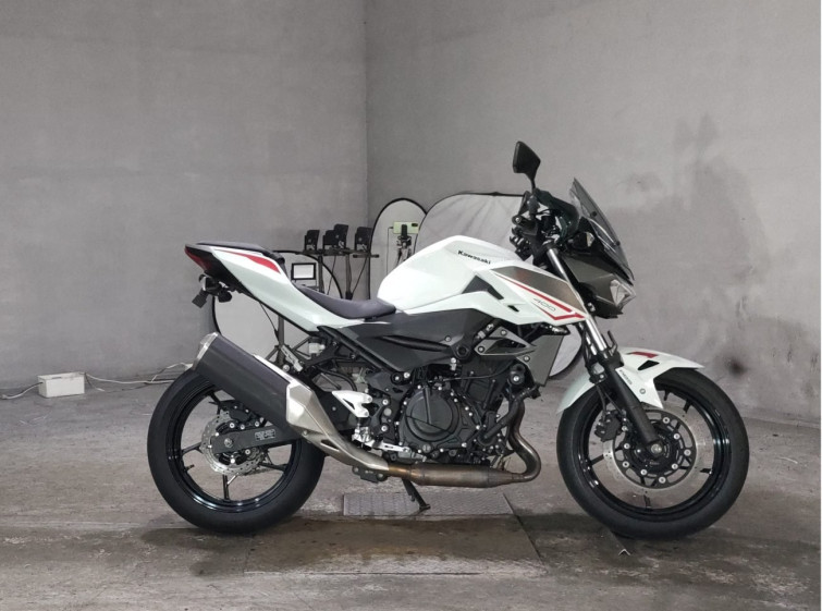 Мотоцикл Kawasaki Z400 з пробігом 14077 km