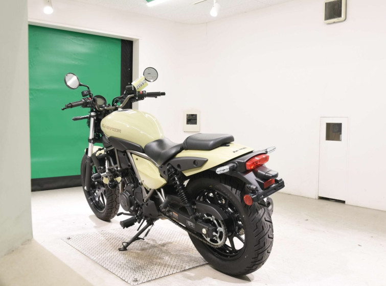 Мотоцикл Kawasaki ELIMINATOR 400 з пробігом 743 km