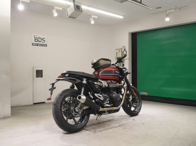 Мотоцикл Triumph SPEED TWIN з пробігом 48680 km