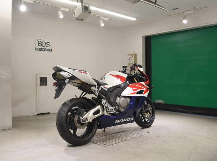 Мотоцикл Honda CBR1000RR с пробегом 31921 km