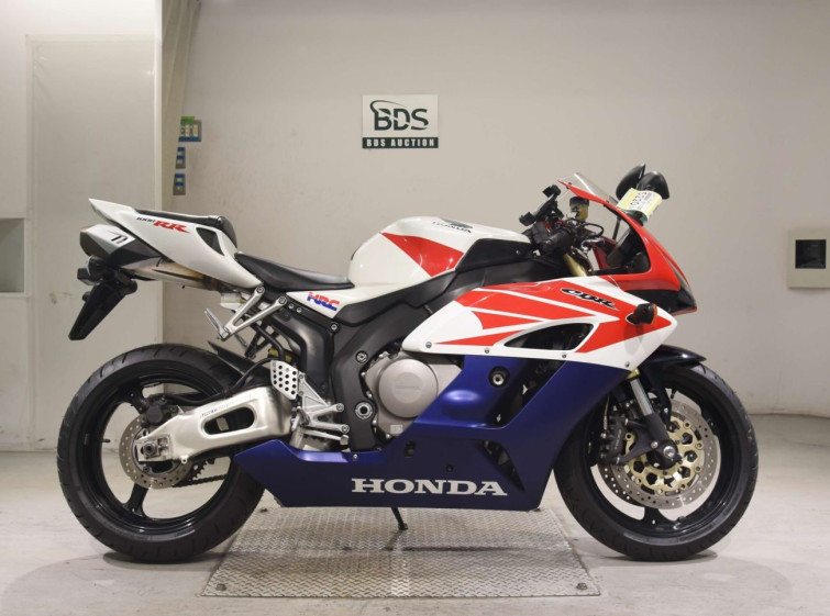 Мотоцикл Honda CBR1000RR с пробегом 31921 km