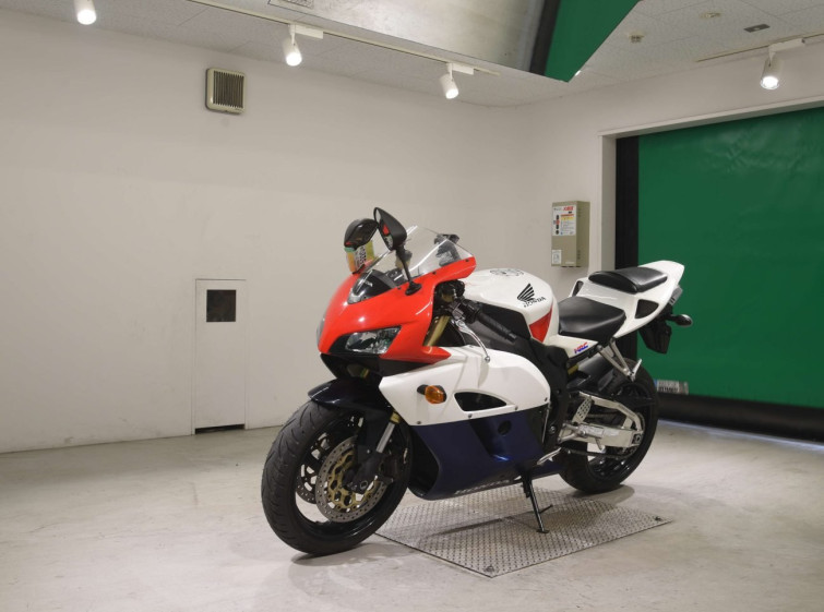 Мотоцикл Honda CBR1000RR с пробегом 31921 km