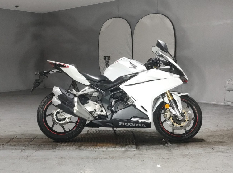 Мотоцикл Honda CBR250RR з пробігом 16585 km