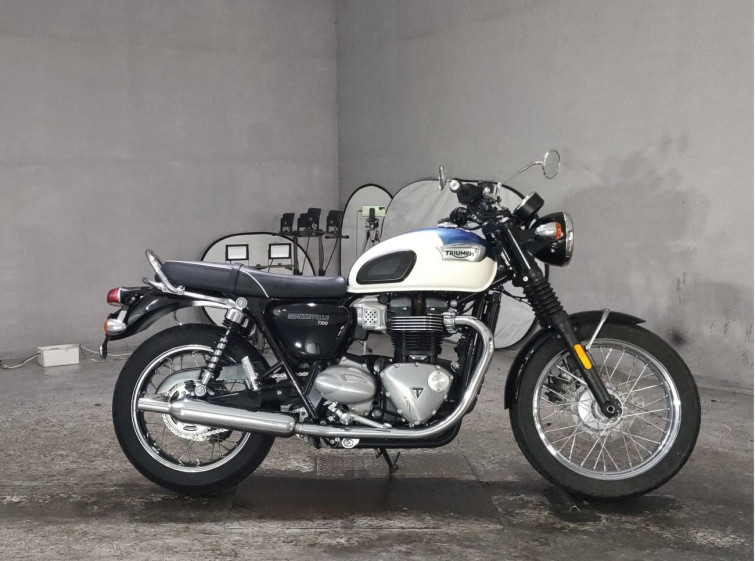 Мотоцикл Triumph BONNEVILLE T100 с пробегом 2847 km