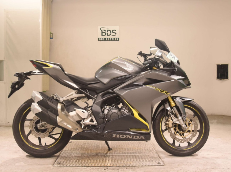 Мотоцикл Honda CBR250RR з пробігом 32319 km