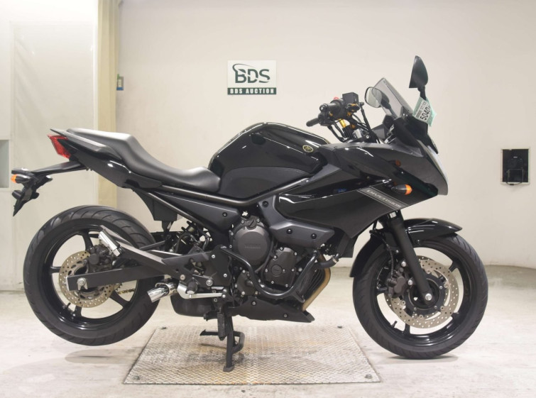 Мотоцикл Yamaha XJ6 DIVERSION S з пробігом 44032 km