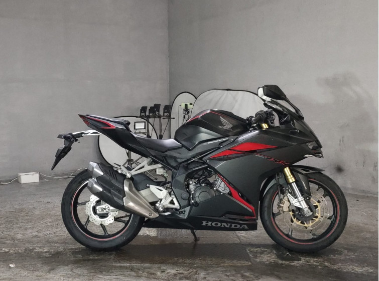 Мотоцикл Honda CBR250RR з пробігом 13187 km