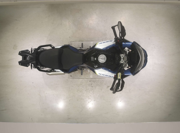 Мотоцикл BMW з пробігом 4 km