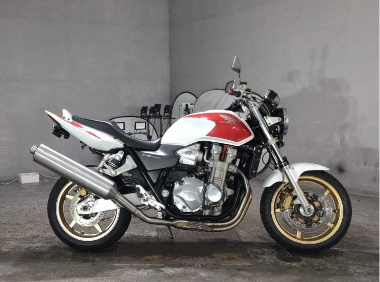 Мотоцикл Honda CB1300SF с пробегом 10891 km