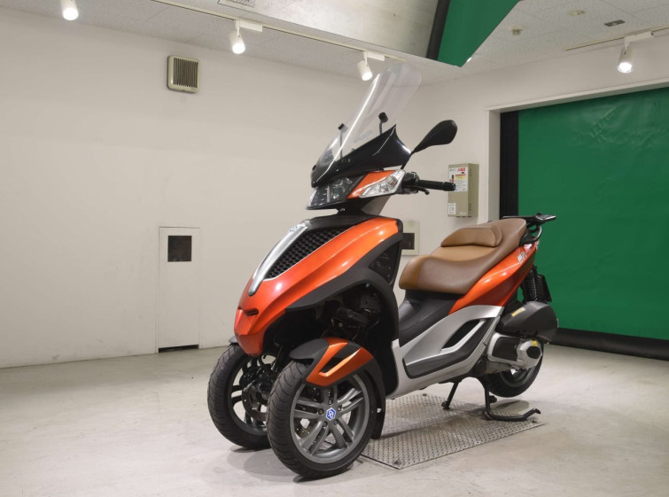 Мотоцикл Piaggio MP3 300 з пробігом 693 km