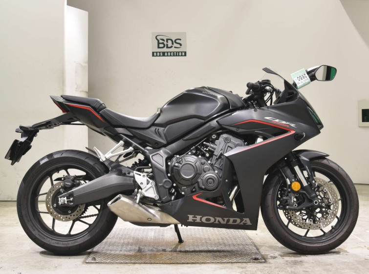 Мотоцикл Honda CB650R-2 с пробегом 4410 km